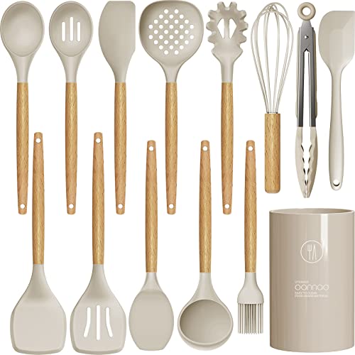 Wooden handle silicone spatula set in a kitchen - Khaki