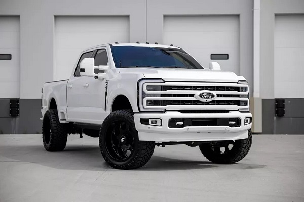 2024 Ford F-250 Platinum Interior - Leather Seats & Technology