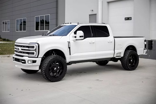 2024 Ford F-250 Platinum Interior - Leather Seats & Technology