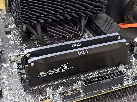 DDR5 RAM 32GB (2x16GB) Black Hairline Blade 6400 MHz CL32 1.35V Gaming UDIMM for Intel (MD5U1664320IRLDE) By OLOy