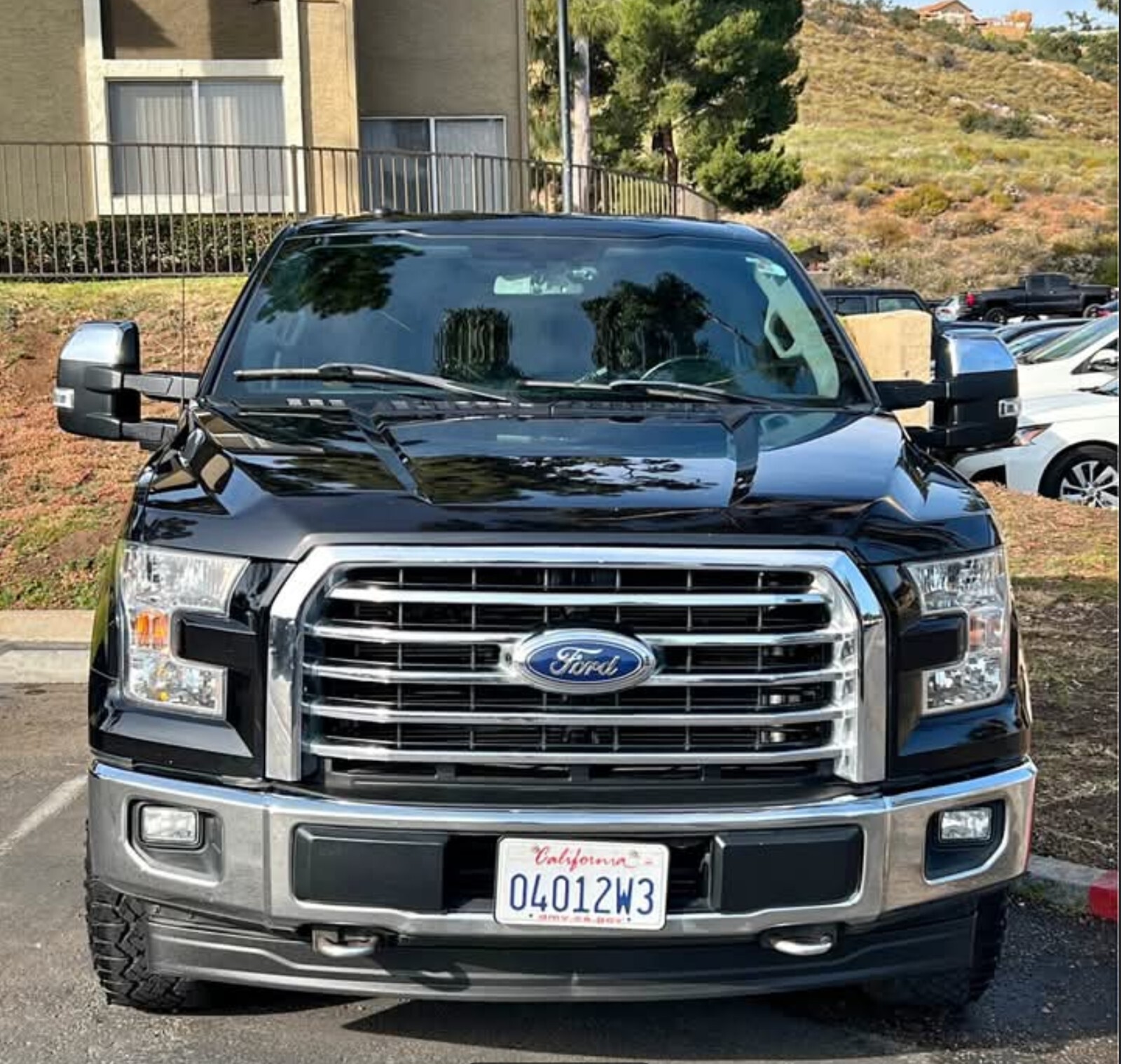 Front view of 2017 Ford F-150 SUPERCREW pickup truck